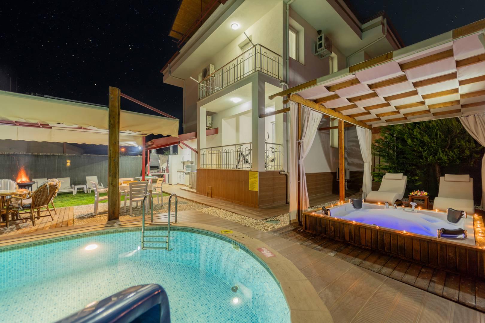 Fethiye Yeşilüzümlü'de Şehirden Uzakta, Özel Havuzlu, Olanaklı Villa-42340