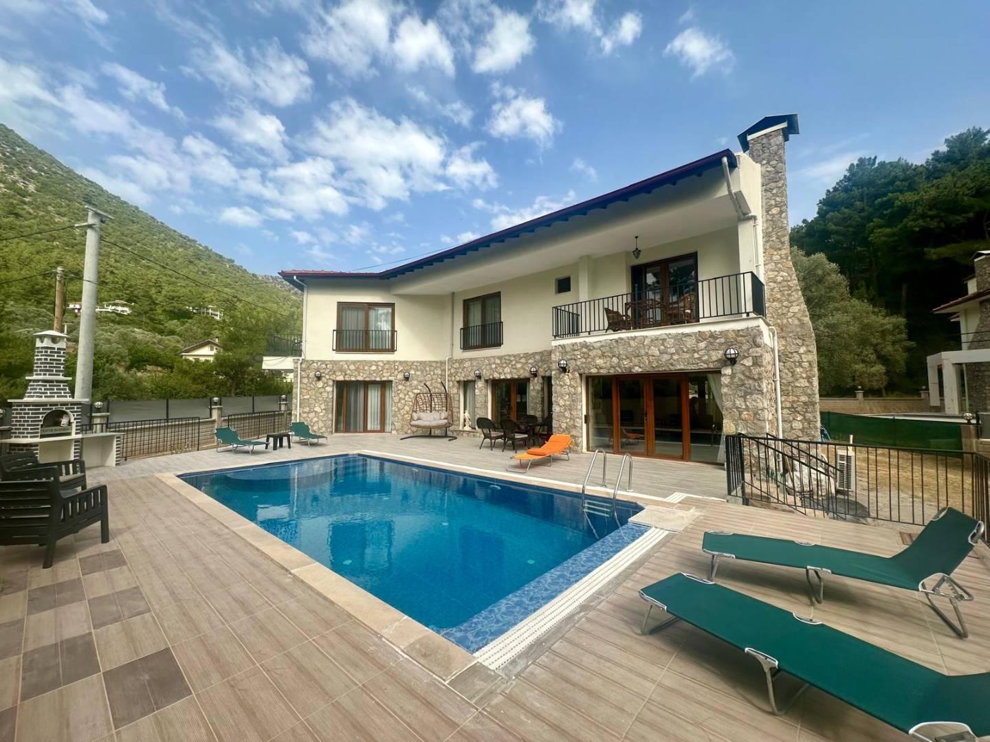 Fethiye Yeşilüzümlü'de Taş Mimarili, Özel Havuzlu, 4+1 Villa-43449