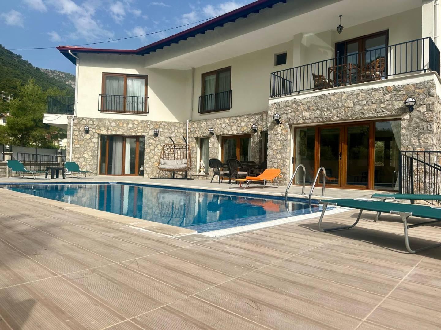 Fethiye Yeşilüzümlü'de Taş Mimarili, Özel Havuzlu, 4+1 Villa-43449