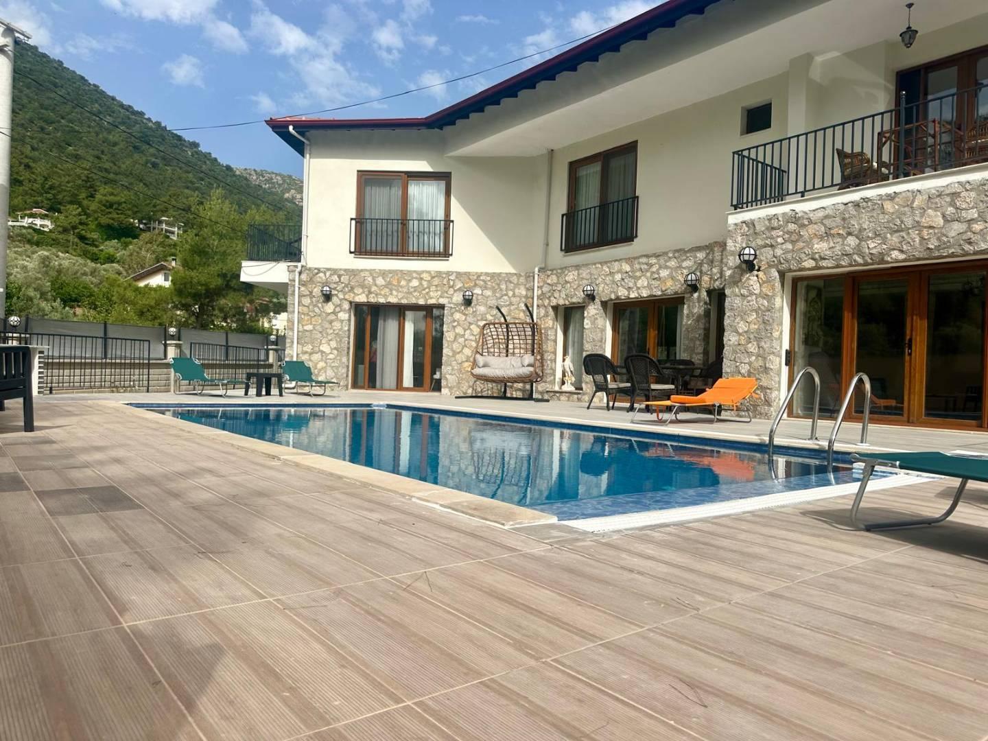 Fethiye Yeşilüzümlü'de Taş Mimarili, Özel Havuzlu, 4+1 Villa-43449