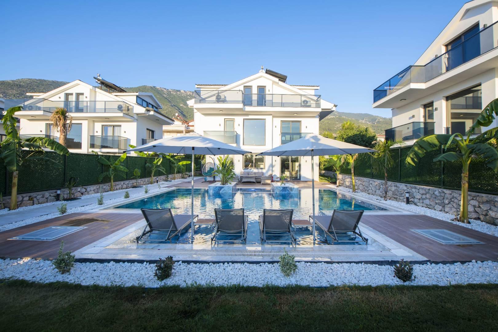 Fethiye'de Eşsiz Doğa İçerisinde, Özel Havuzlu ve Bahçeli, Lüks Villa-29522