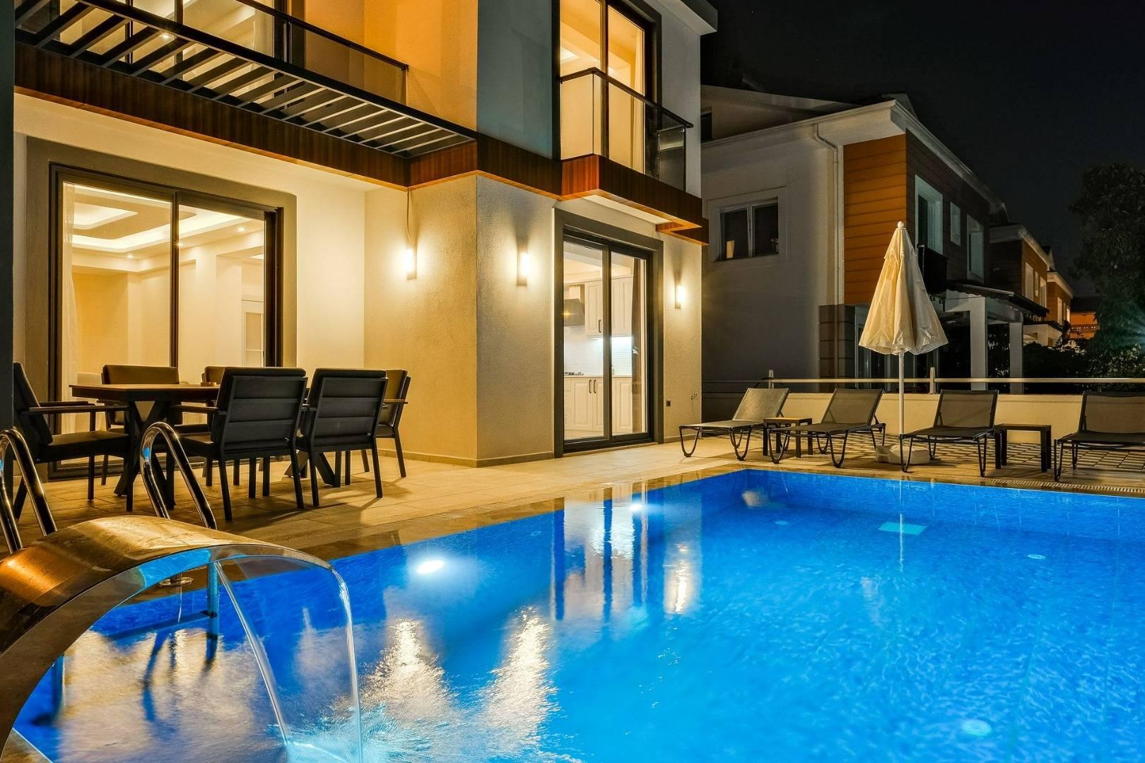 Fethiye'de Merkeze Yakın Konumda, Özel Havuzlu, Konforlu Villa-33281
