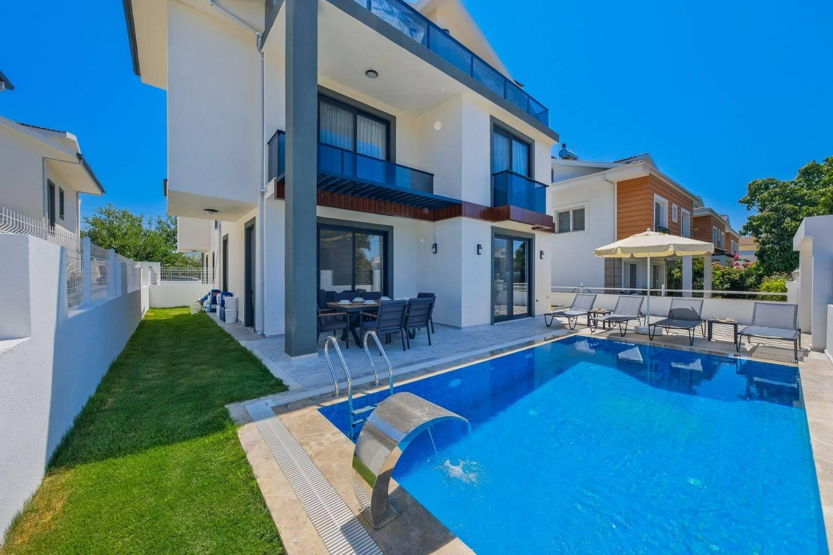Fethiye'de Merkeze Yakın Konumda, Özel Havuzlu, Konforlu Villa-33281