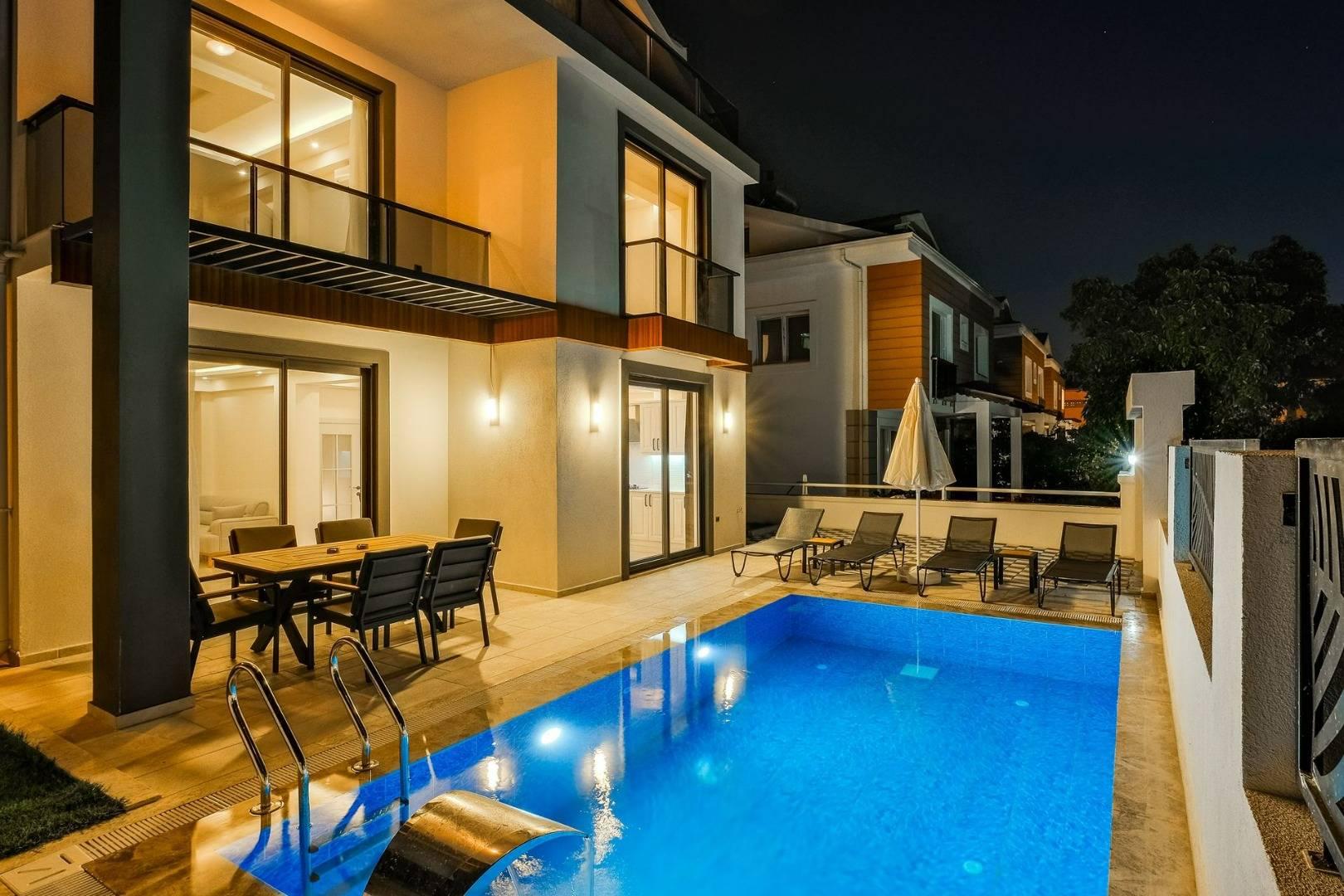 Fethiye'de Merkeze Yakın Konumda, Özel Havuzlu, Konforlu Villa-33281