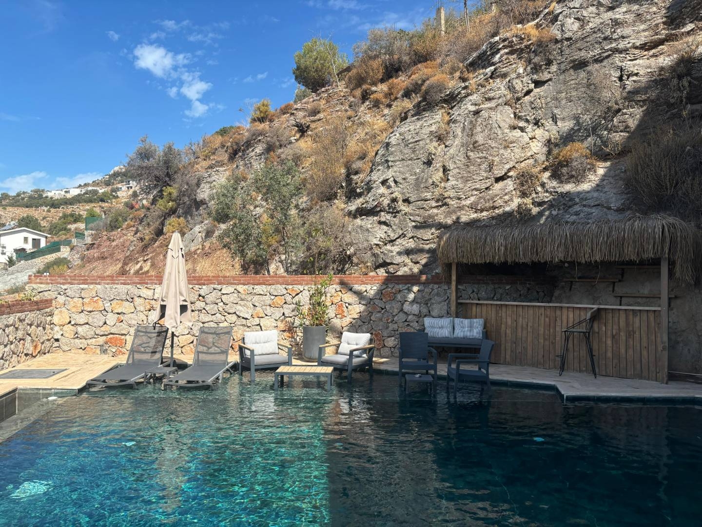 Fethiye Karaağaç'ta Modern Mimarili, Özel Havuzlu, Jakuzili Villa