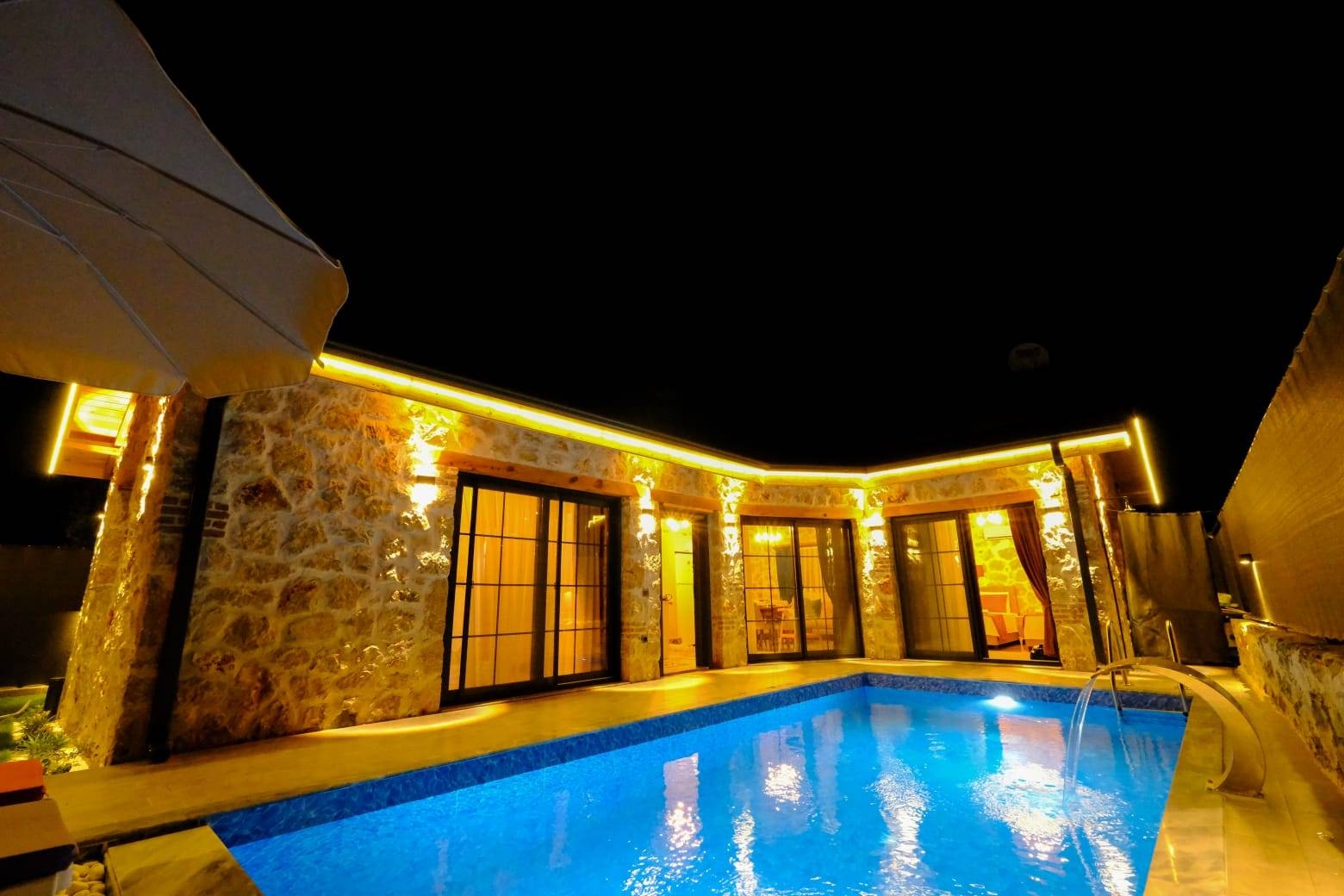 Fethiye Karaçulha'da Sakin Konumda, Özel Havuzlu, Otantik Villa