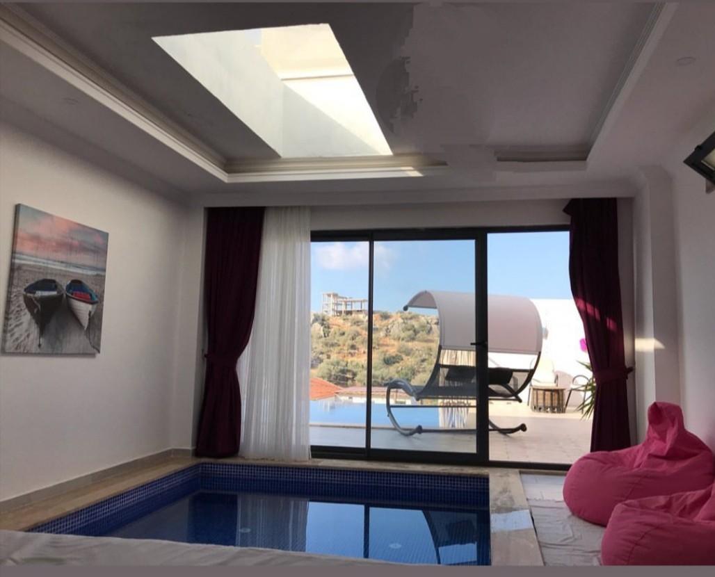 Kaş Bezirgan'da Deniz Manzaralı, Isıtmalı Özel Havuzlu, Şık Villa-16697