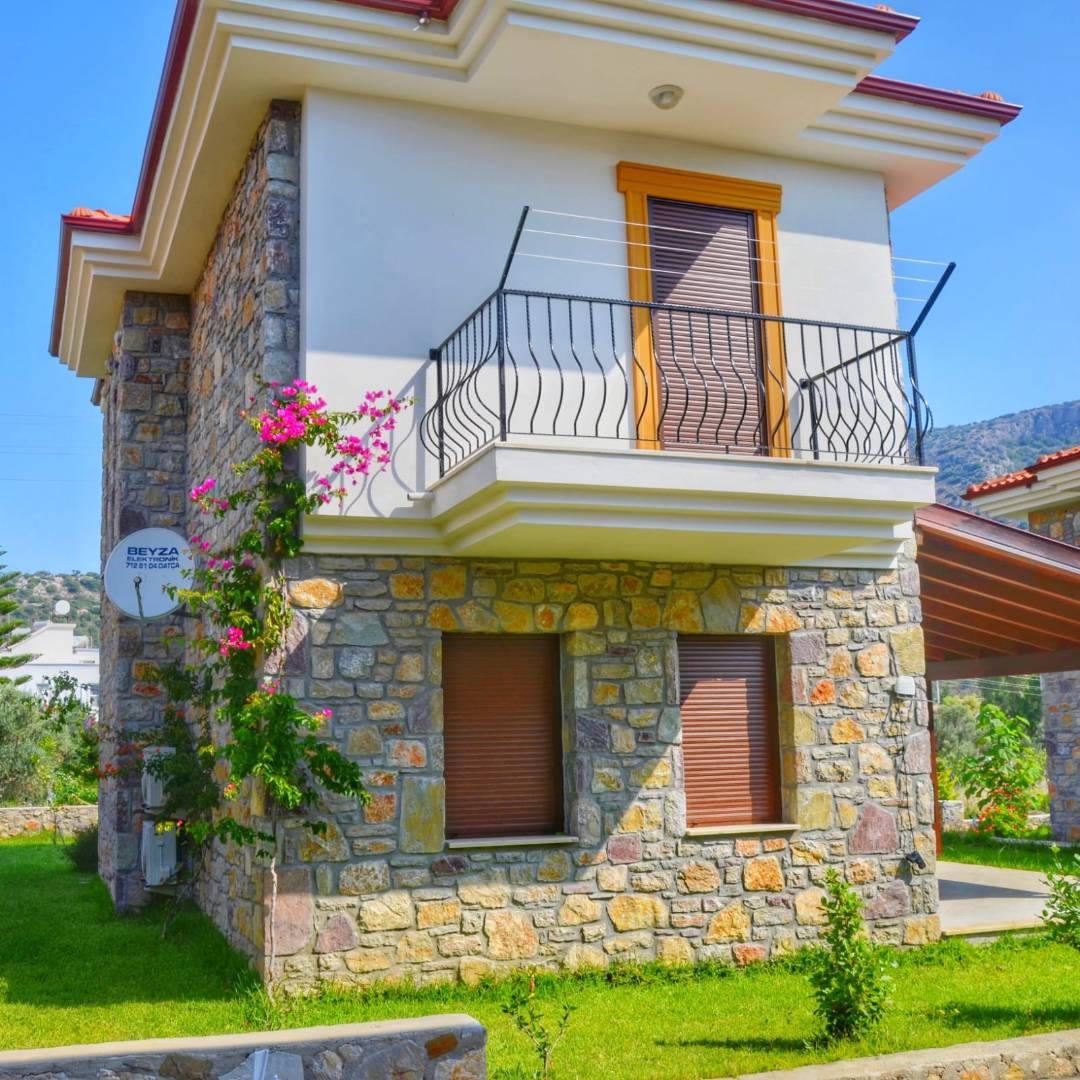Datça'da Emecik'te Plaja Yakın, Modern Tasarımlı, Dubleks Villa