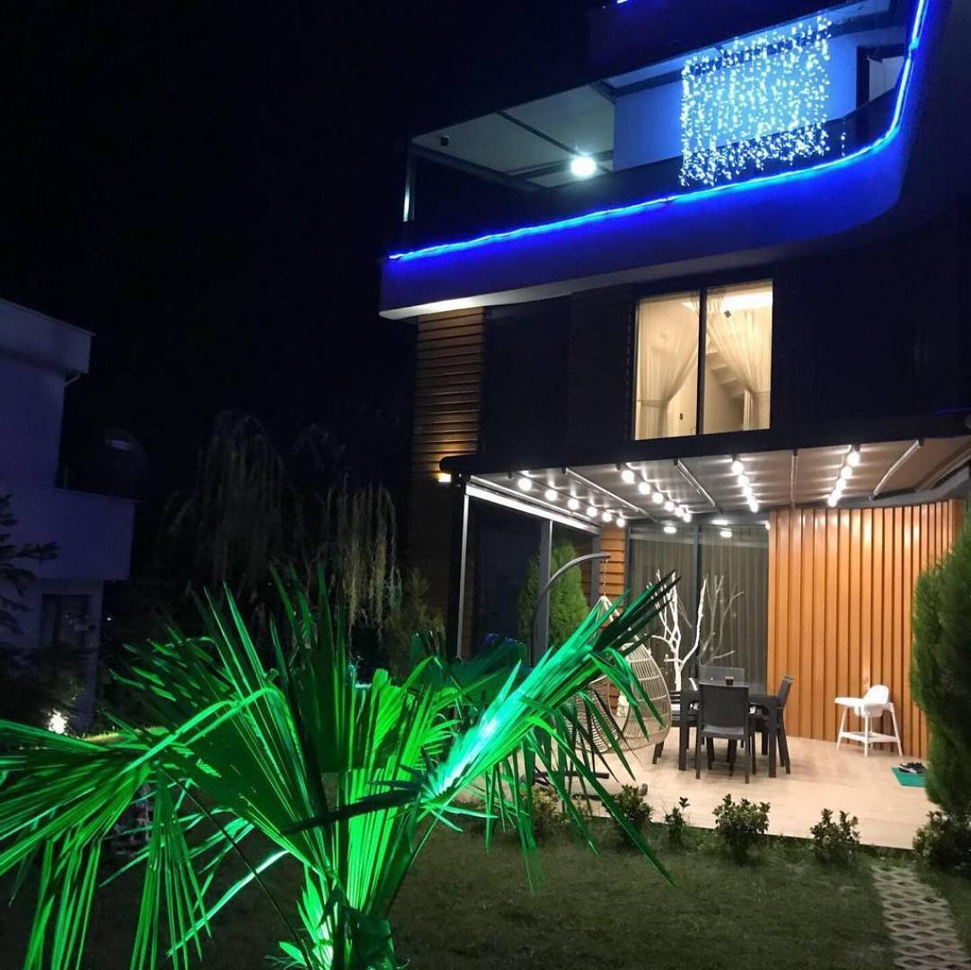 Sapanca Kırkpınar'da Modern Tasarımlı, Özel Havuzlu, Bahçeli Villa