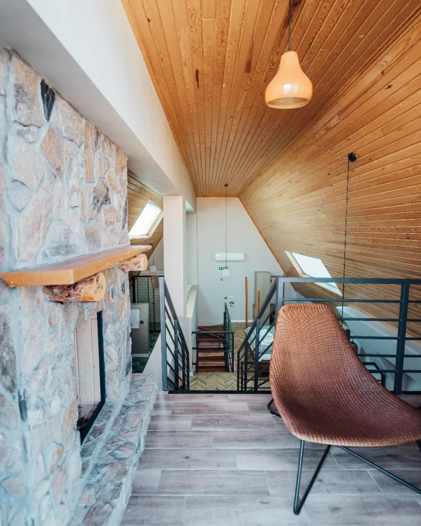 Antalya Finike'de Geniş Bahçeli, Açık ve Kapalı Havuzlu, Şık Villa-36085