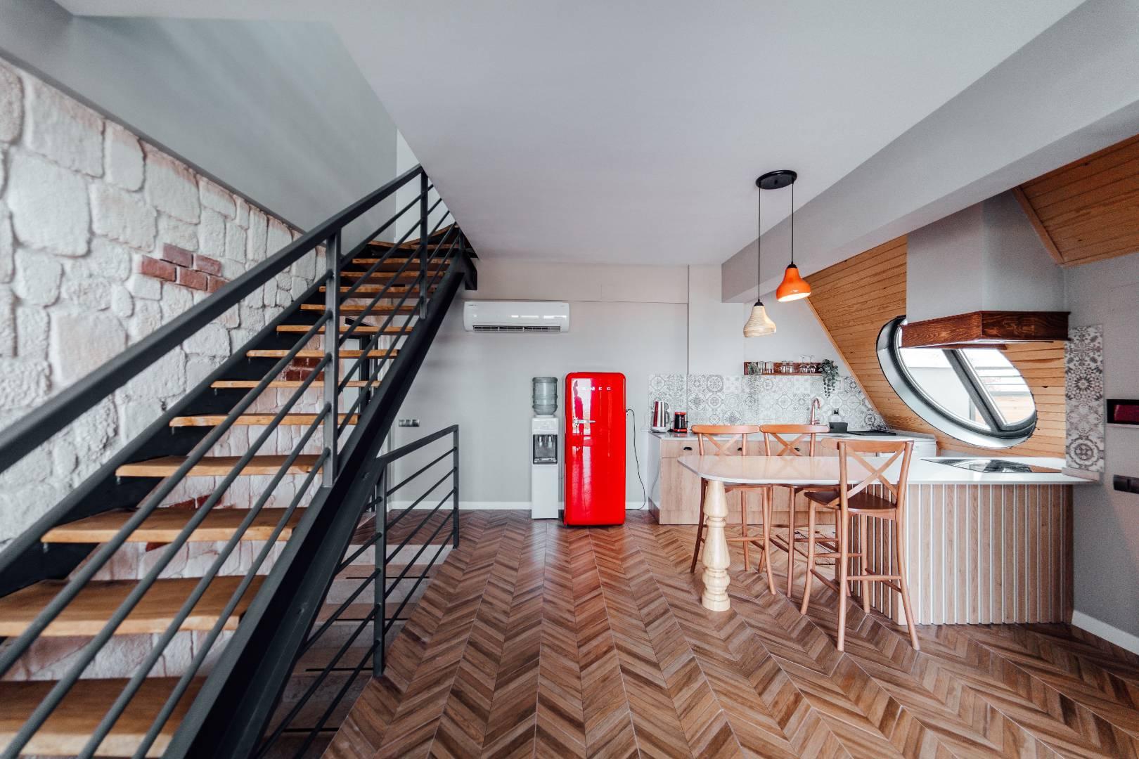 Antalya Finike'de Geniş Bahçeli, Açık ve Kapalı Havuzlu, Şık Villa-36085