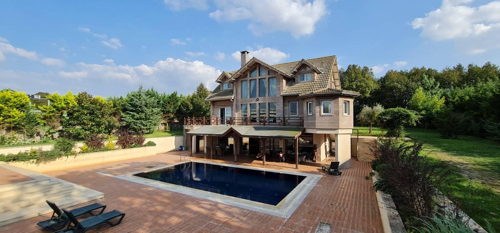 Gebze Cumaköy'de Geniş Bahçeli, Özel Havuzlu, Lüks Kiralık Villa-21212