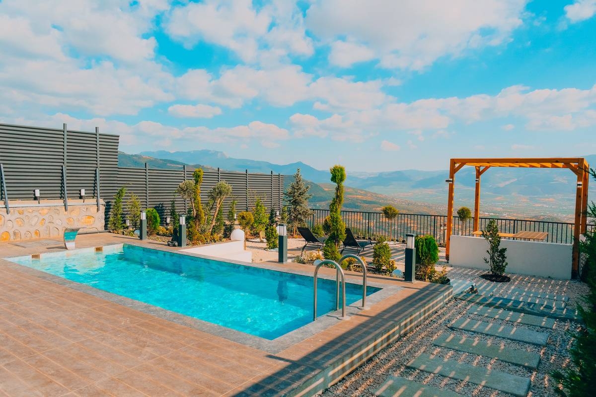 Sakarya Geyve'de Doğa İçerisinde, Özel Havuzlu, Şık Bungalov