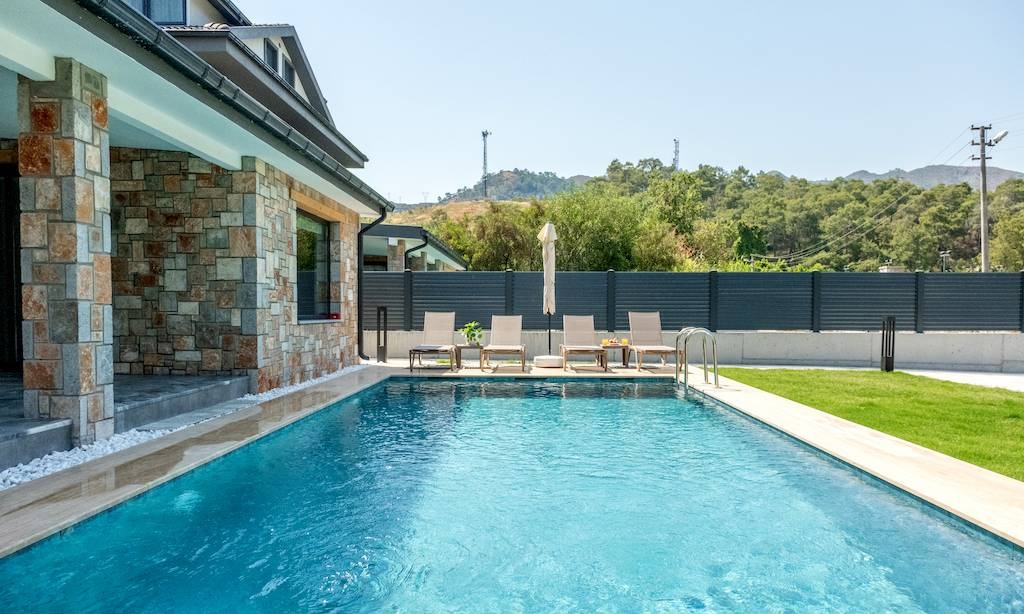 Fethiye Göcek'te Kalabalık Ailelere Uygun, Özel Havuzlu, Modern Villa