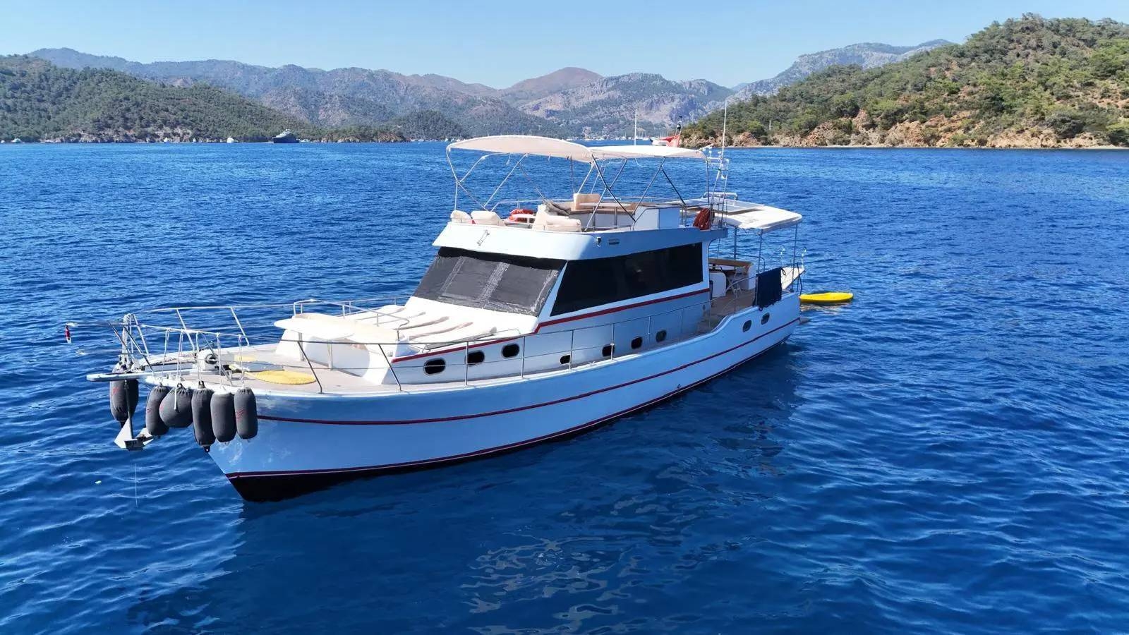 Göcek'in Muhteşem Maviliğinde, 8 Kişilik, 21 Metre, Kiralık Motoryat