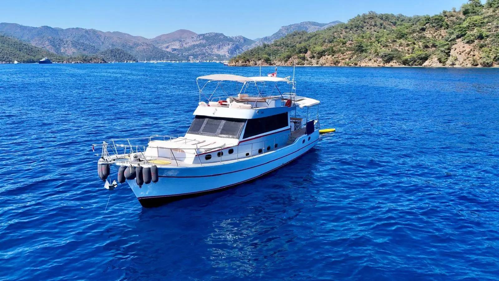 Göcek'in Muhteşem Maviliğinde, 8 Kişilik, 21 Metre, Kiralık Motoryat