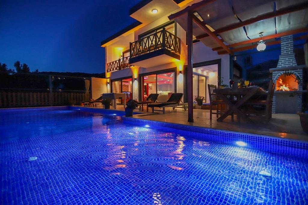 Kaş İslamlar'da Çekirdek Ailelere Uygun, Özel Havuzlu, Şık Villa