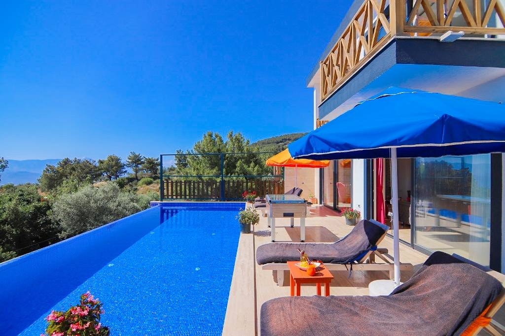 Kaş İslamlar'da Çekirdek Ailelere Uygun, Özel Havuzlu, Şık Villa