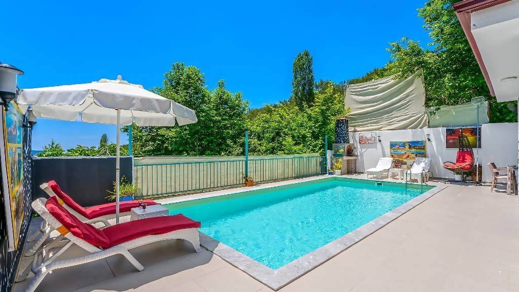 Kaş İslamlar'da Gözlerden Uzak, Özel Havuzlu, Şık Tasarımlı Villa