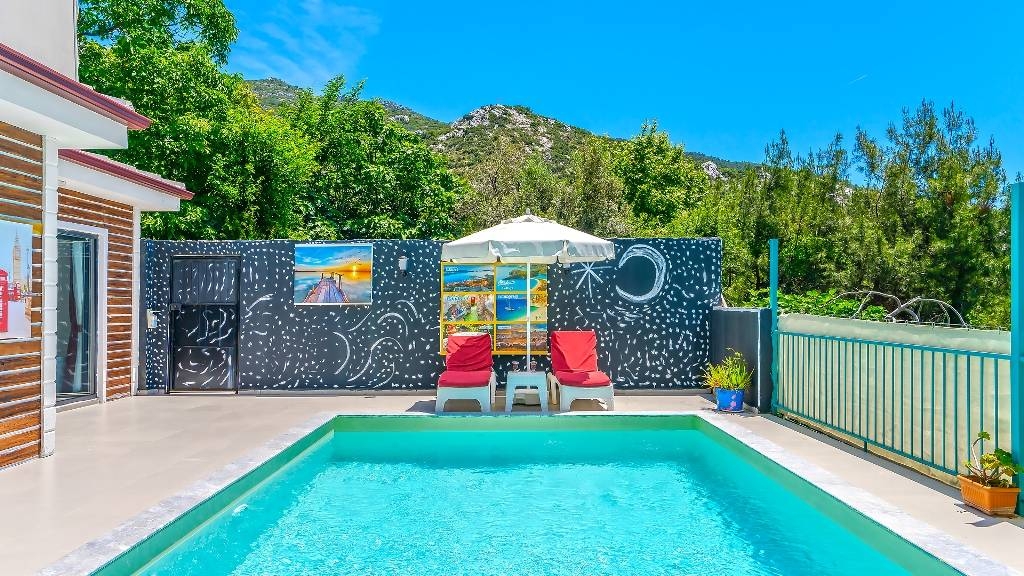 Kaş İslamlar'da Gözlerden Uzak, Özel Havuzlu, Şık Tasarımlı Villa