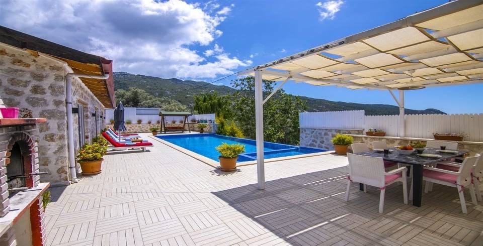 Kaş İslamlar'da Deniz ve Orman Manzaralı, Özel Havuzlu, Konforlu Villa