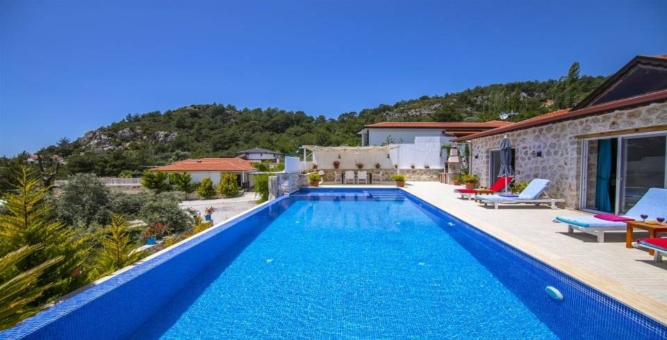 Kaş İslamlar'da Deniz ve Orman Manzaralı, Özel Havuzlu, Konforlu Villa