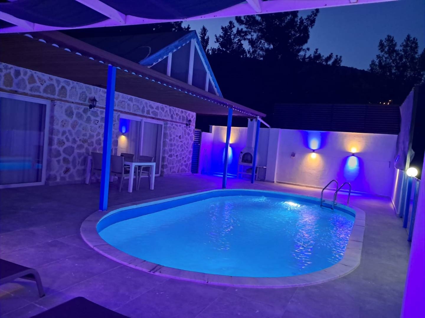 Kaş İslamlar'da Huzurlu Konumda, Özel Havuzlu, 4 Kişilik Villa