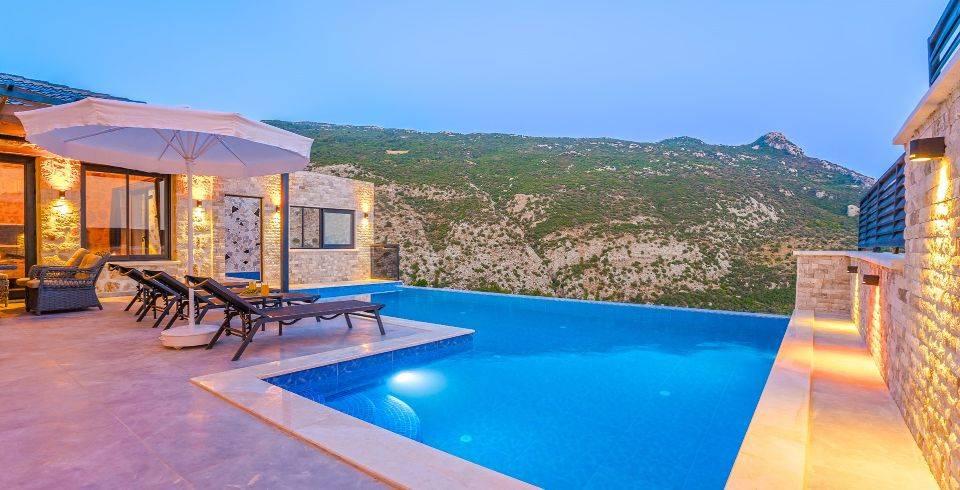 Kaş İslamlar'da Otantik Tasarımlı, Isıtmalı Özel Havuzlu, Taş Ev-40338