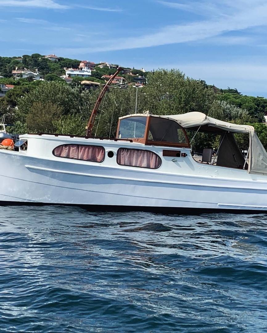 İstanbul Büyükada'da Tur Konseptli, Şık Tasarımlı, Konforlu Tekne