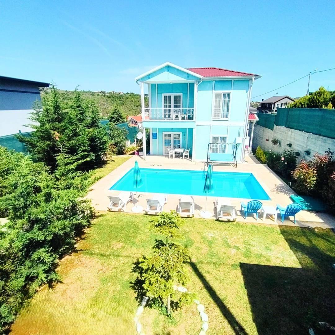 İstanbul Şile'de Geniş Bahçeli, Özel Havuzlu, Konforlu Villa-43670