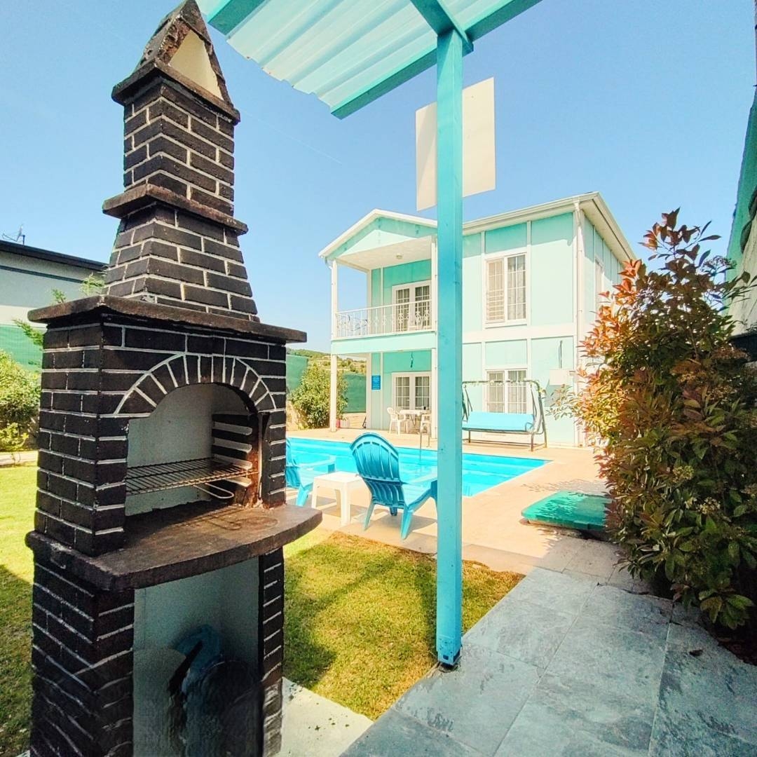 İstanbul Şile'de Geniş Bahçeli, Özel Havuzlu, Konforlu Villa