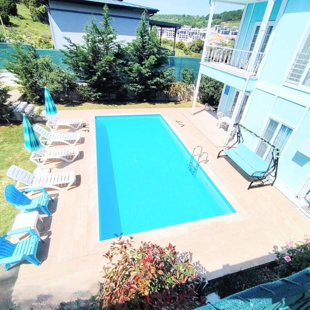 İstanbul Şile'de Geniş Bahçeli, Özel Havuzlu, Konforlu Villa-43670