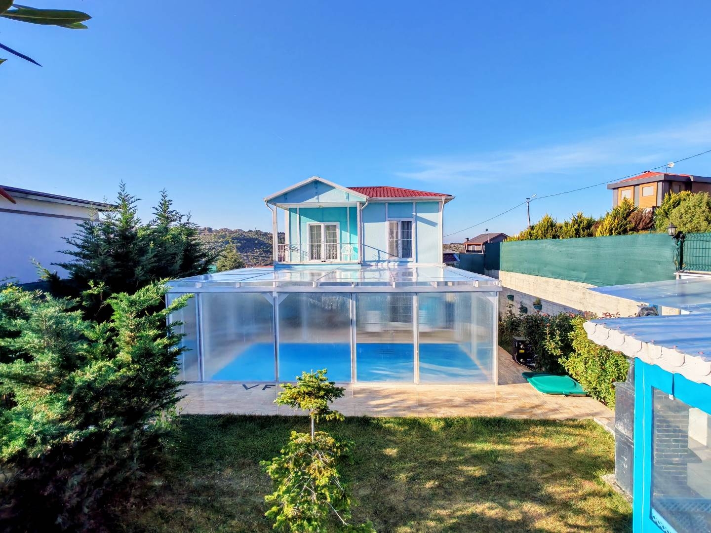 İstanbul Şile'de Geniş Bahçeli, Isıtmalı Havuzlu, Konforlu Villa