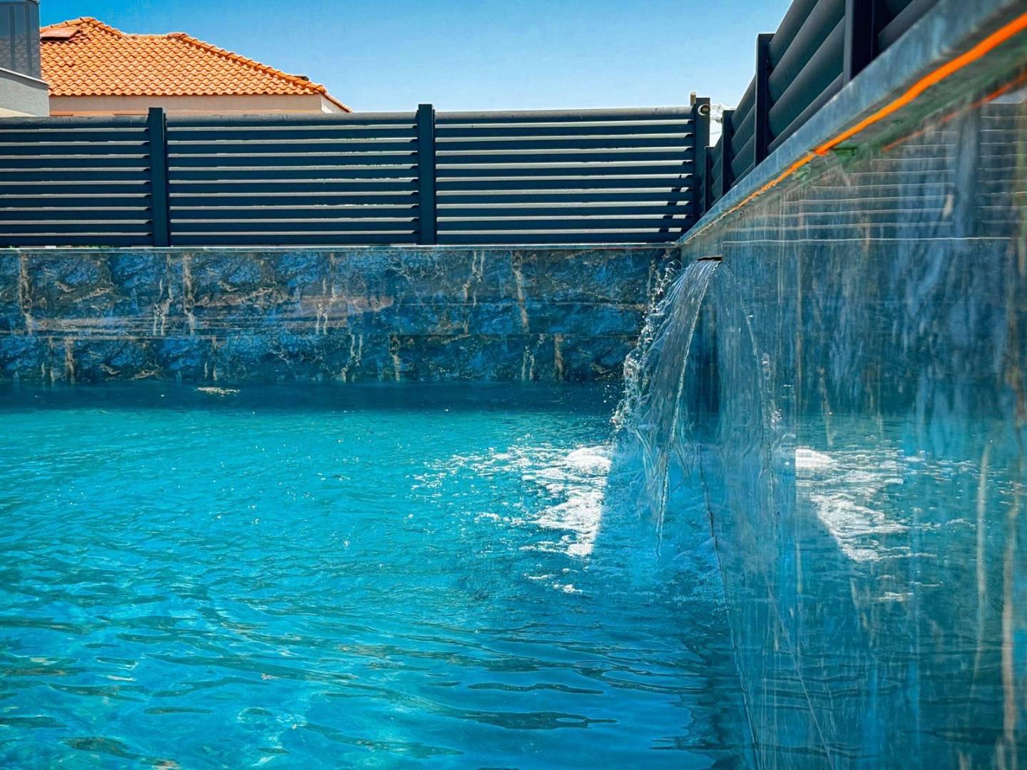 İzmir Çeşme'de Geniş Ailelere Uygun, Özel Tuz Havuzlu, Ferah Villa-42914