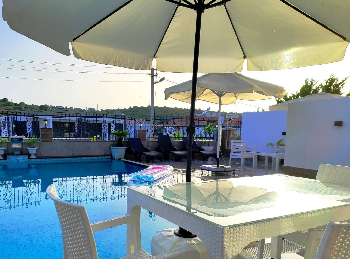 İzmir Çeşme'de Plajlara Yakın Mesafede, Özel Havuzlu, Tatil Villası-26728