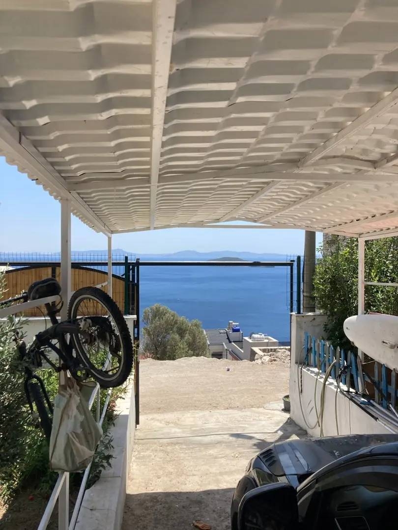 Dikili Çandarlı'da Geniş Ailelere Uygun, Deniz Manzaralı, Kiralık Ev