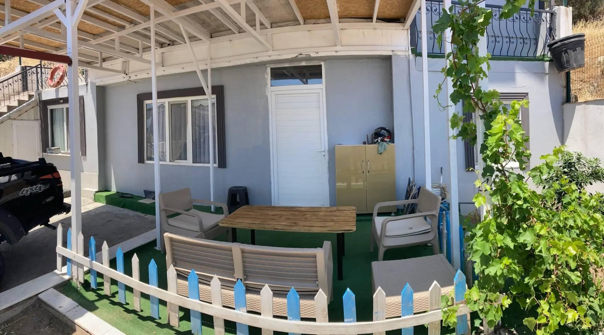Dikili Çandarlı'da Geniş Ailelere Uygun, Deniz Manzaralı, Kiralık Ev-33538
