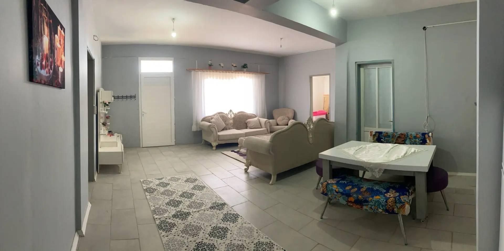Dikili Çandarlı'da Geniş Ailelere Uygun, Deniz Manzaralı, Kiralık Ev-33538
