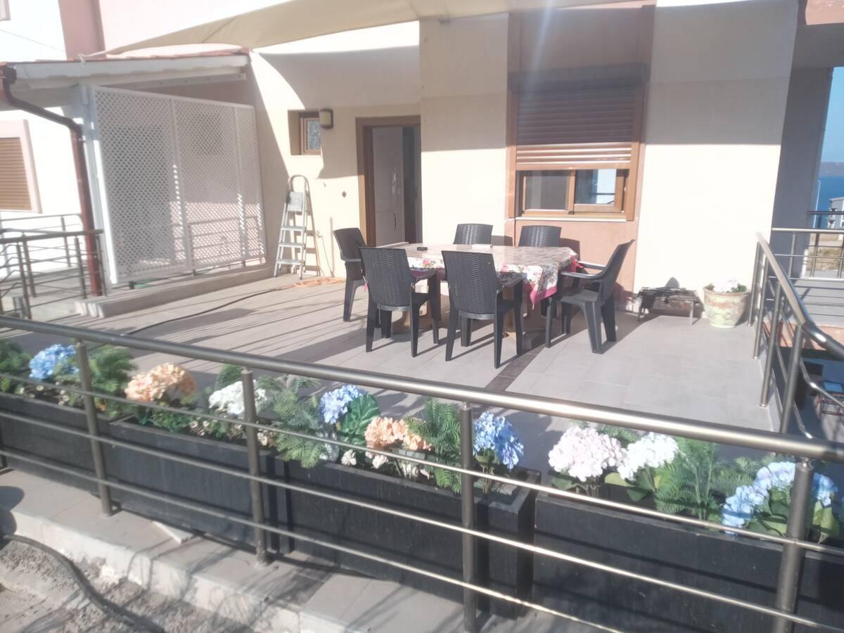 İzmir Karaburun'da Merkezi Konumda, 6 Kişilik, Konforlu Villa-41429