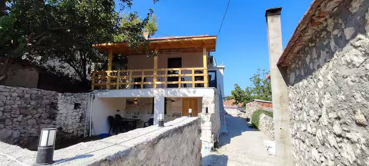İzmir Karaburun'da Muhteşem Doğa İçerisinde, Tatil Evi
