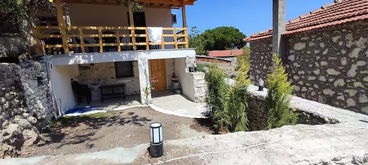 İzmir Karaburun'da Muhteşem Doğa İçerisinde, Tatil Evi