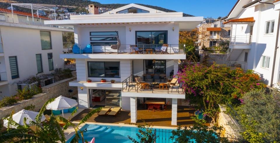 Kaş Kalkan'da Göz Alıcı Deniz Manzaralı, Özel Havuzlu, 4+1 Villa