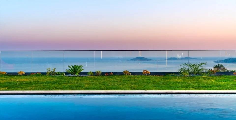Kaş Kalkan'da Enfes Deniz Manzaralı, Özel Havuzlu, Şık Tasarımlı Villa