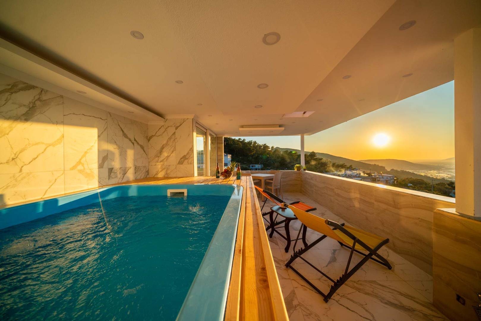 Kaş İslamlar'da Doğa Manzaralı, Serinleme Havuzlu, Şık Villa