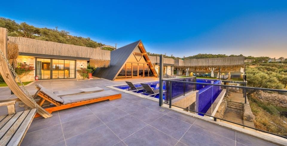 Kaş İslamlar'da Doğa İçerisinde, Özel Havuzlu, 6 Kişilik Bungalov