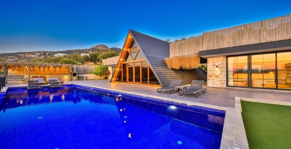 Kaş İslamlar'da Doğa İçerisinde, Özel Havuzlu, 6 Kişilik Bungalov