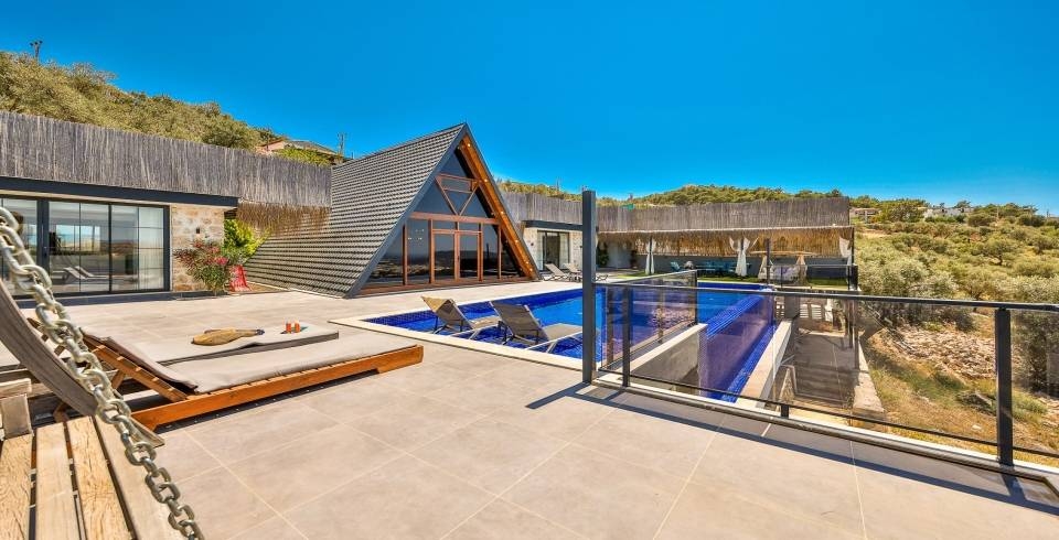 Kaş İslamlar'da Doğa İçerisinde, Özel Havuzlu, 6 Kişilik Bungalov