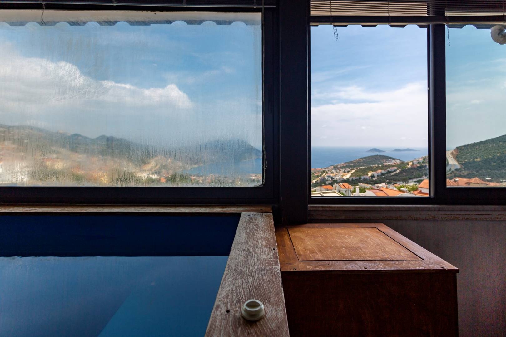 Kaş Kalkan'da Deniz Manzaralı, Serinleme Havuzlu, 2+1 Tatil Evi