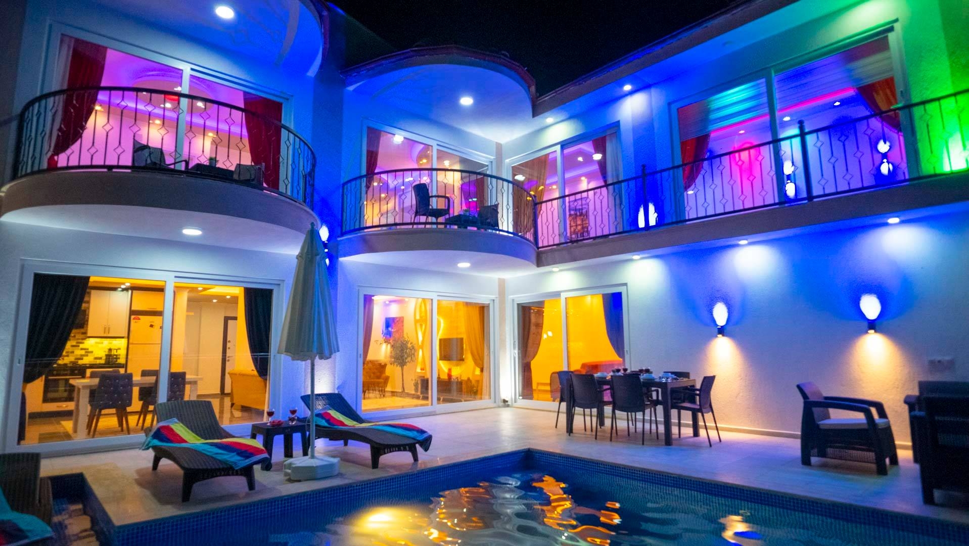 Kalkan Akbel'de Merkeze Yakın Konumda, Özel Havuzlu, 2+1 Villa