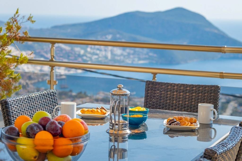 Kalkan Akbel'de Muazzam Deniz Manzaralı, Özel Havuzlu, Modern Villa